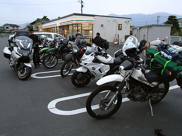 松本ＩＣ手前のコンビニ